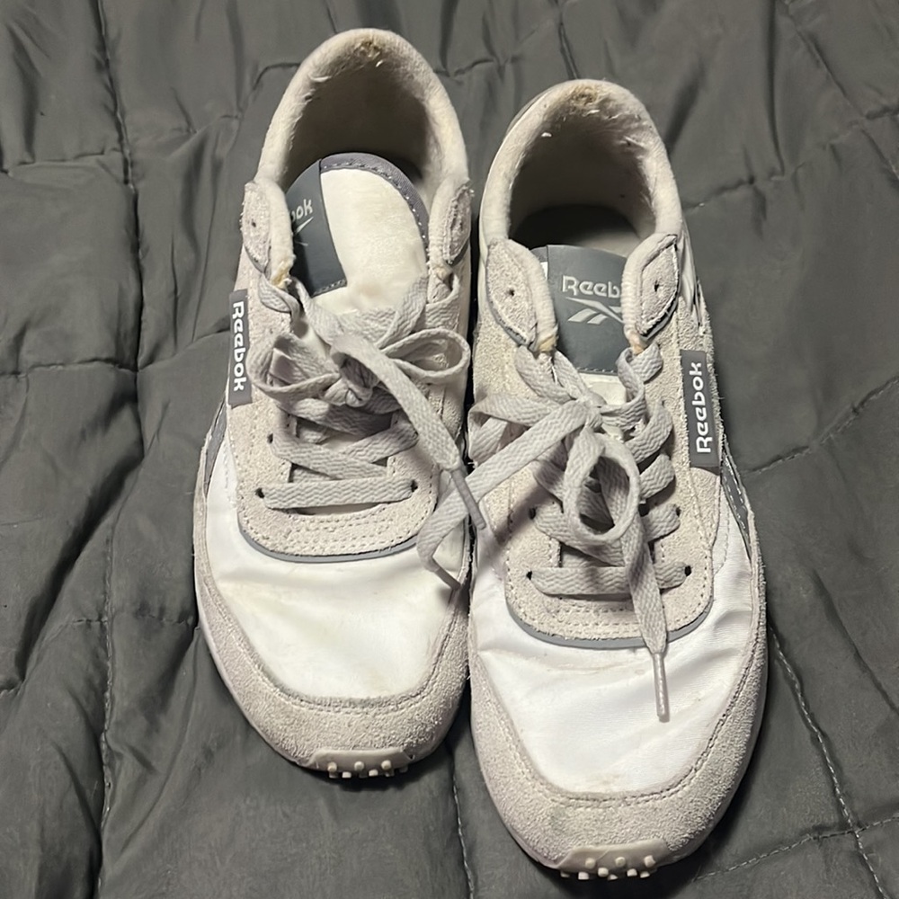Womens Reeboks - Picture 3 of 7